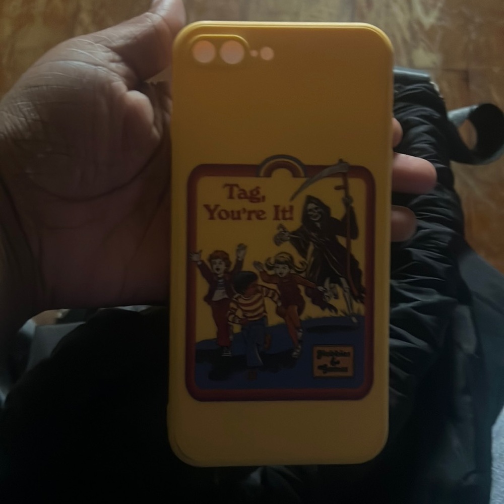 I am selling this phone case for iPhone 7/8